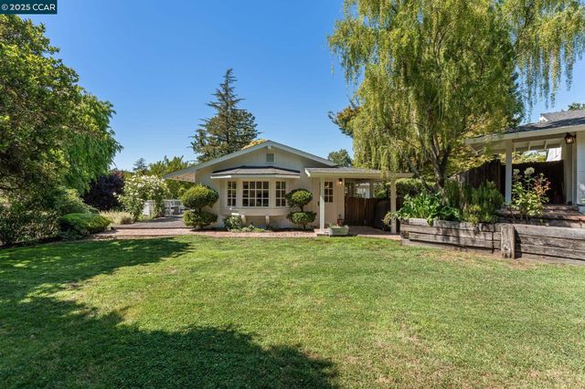 645 Los Palos Dr, Lafayette, CA 94549