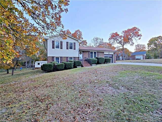 883 De Paul Drive, Fayetteville, NC 28311