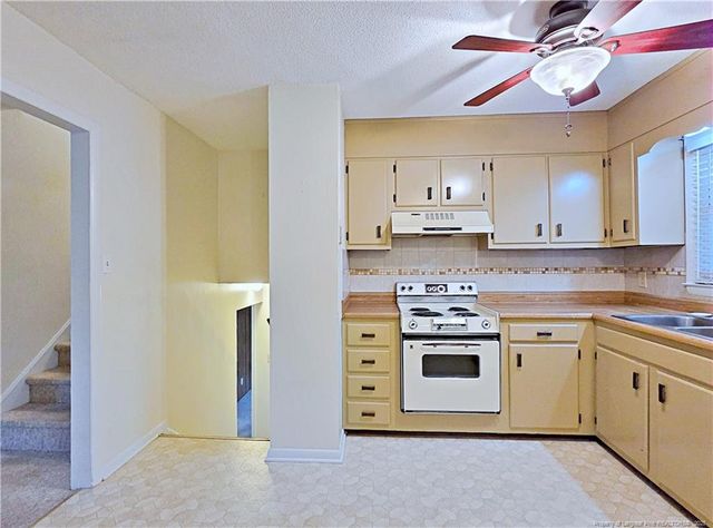 883 De Paul Drive, Fayetteville, NC 28311