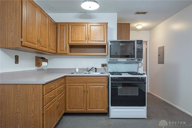 1307 Cobblestone Street, Dayton, OH 45432