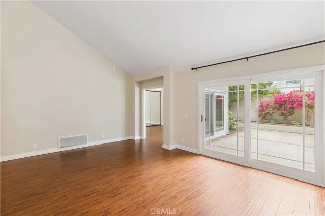 14 Woodgrove 19, Irvine, CA 92604