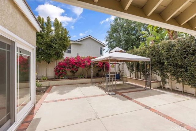 14 Woodgrove 19, Irvine, CA 92604