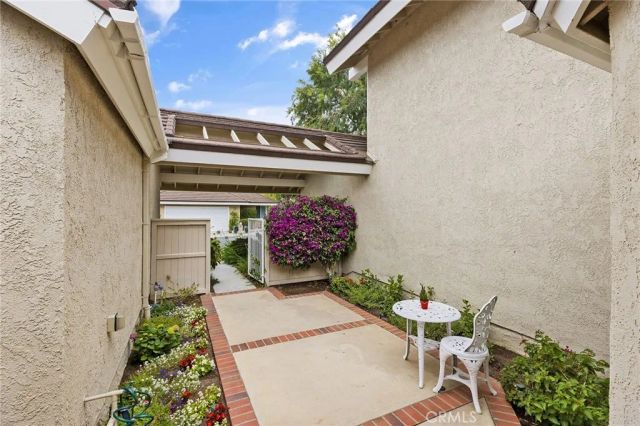 14 Woodgrove 19, Irvine, CA 92604