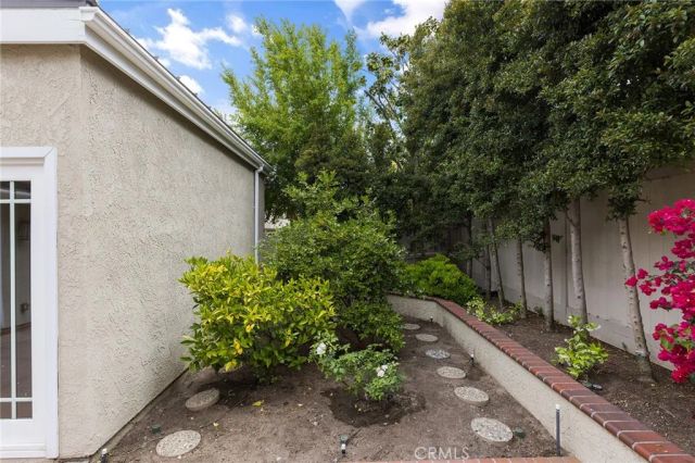 14 Woodgrove 19, Irvine, CA 92604