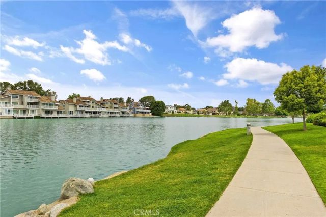 14 Woodgrove 19, Irvine, CA 92604