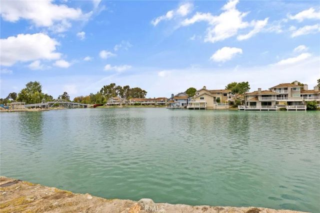 14 Woodgrove 19, Irvine, CA 92604