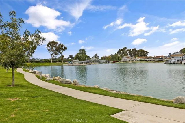 14 Woodgrove 19, Irvine, CA 92604