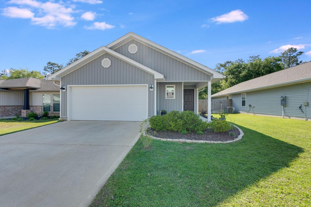 5455 Peach Drive, Pace, FL 32571