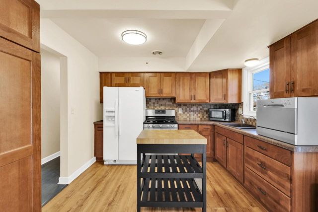 19260 Brookdale DRIVE, Brookfield, WI 53045