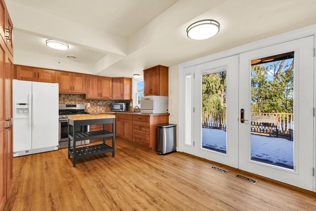 19260 Brookdale DRIVE, Brookfield, WI 53045