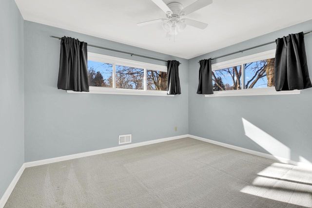 19260 Brookdale DRIVE, Brookfield, WI 53045