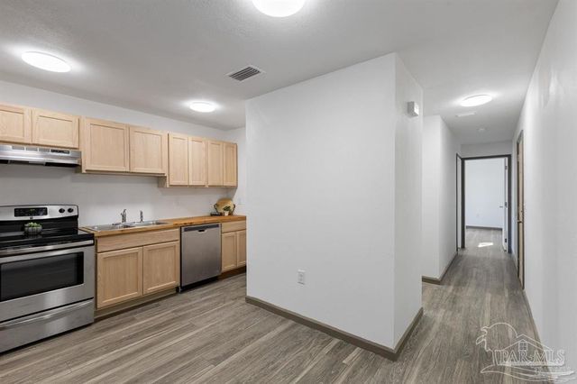 2405 W Hernandez St, Pensacola, FL 32505