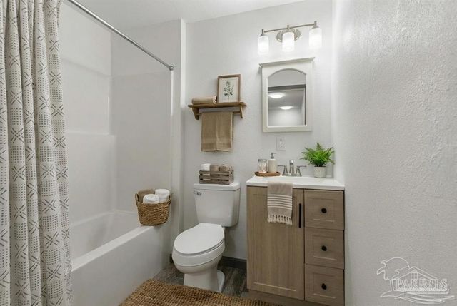 2405 W Hernandez St, Pensacola, FL 32505