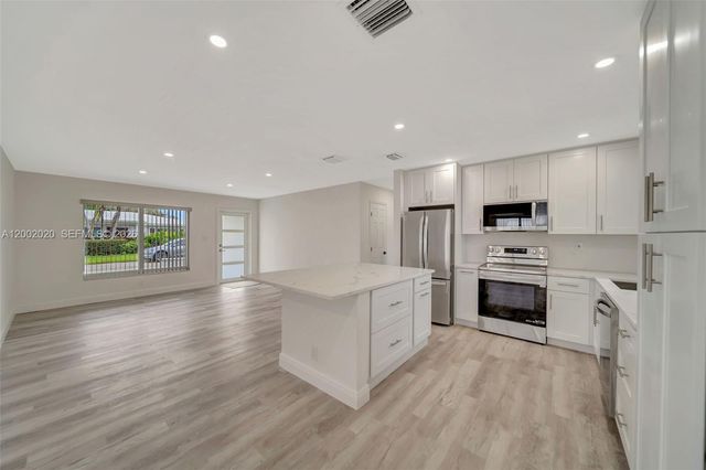 8502 NW 59th Street, Tamarac, FL 33321