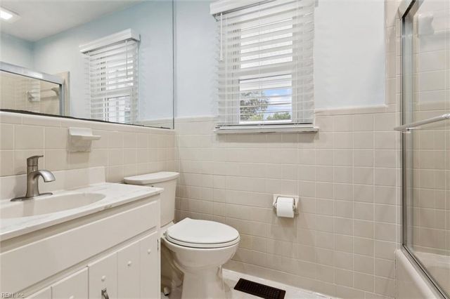 115 Marcella RD, Hampton, VA 23666