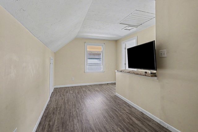 1033 E 22nd Avenue, Columbus, OH 43211