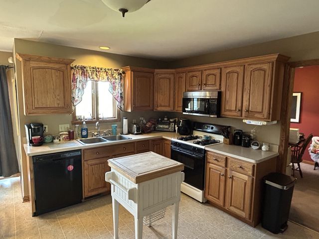 2504 BISON Court, Erie, PA 16509