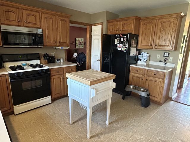 2504 BISON Court, Erie, PA 16509