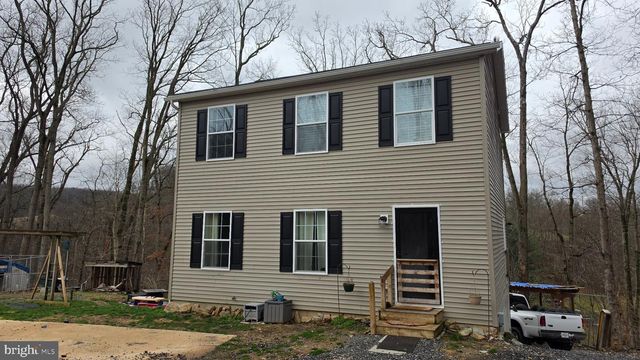 6784 HERBST RD, Red Lion, PA 17356