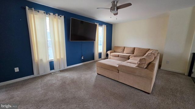 6784 HERBST RD, Red Lion, PA 17356