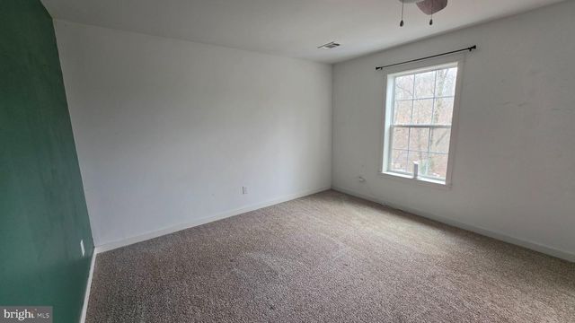6784 HERBST RD, Red Lion, PA 17356