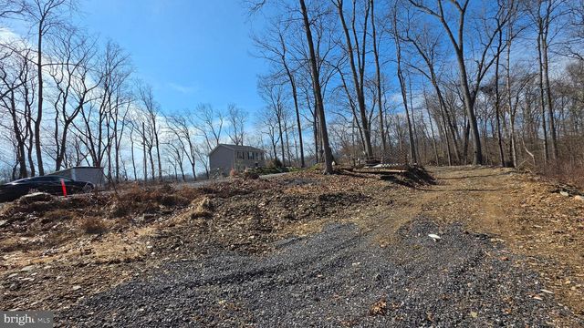 6784 HERBST RD, Red Lion, PA 17356