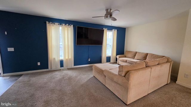 6784 HERBST RD, Red Lion, PA 17356