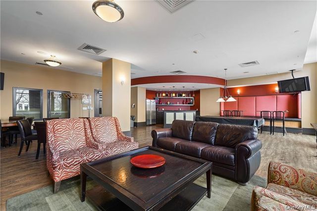 300 Mamaroneck Avenue 718, White Plains, NY 10605