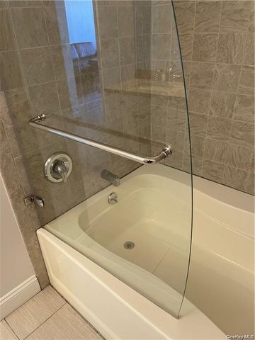 300 Mamaroneck Avenue 718, White Plains, NY 10605