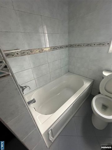 212 Cliff Street 2, Cliffside Park, NJ 07010