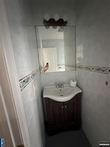 212 Cliff Street 2, Cliffside Park, NJ 07010