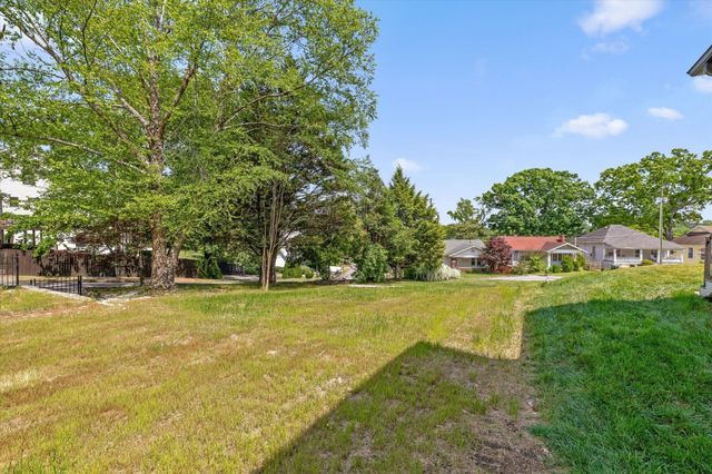 920 Forest Avenue, Chattanooga, TN 37405