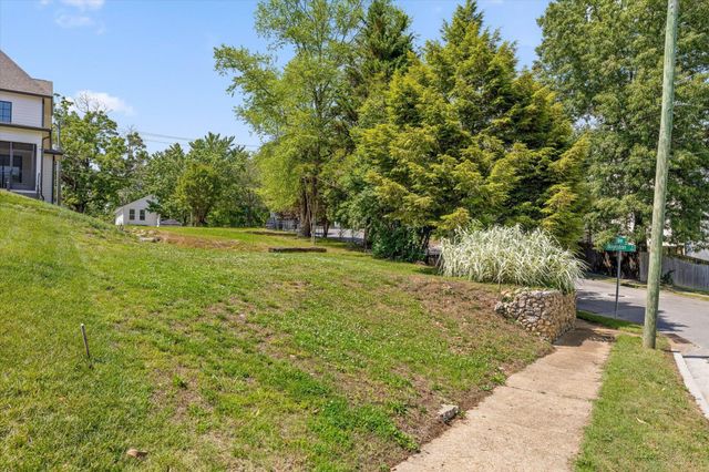 920 Forest Avenue, Chattanooga, TN 37405