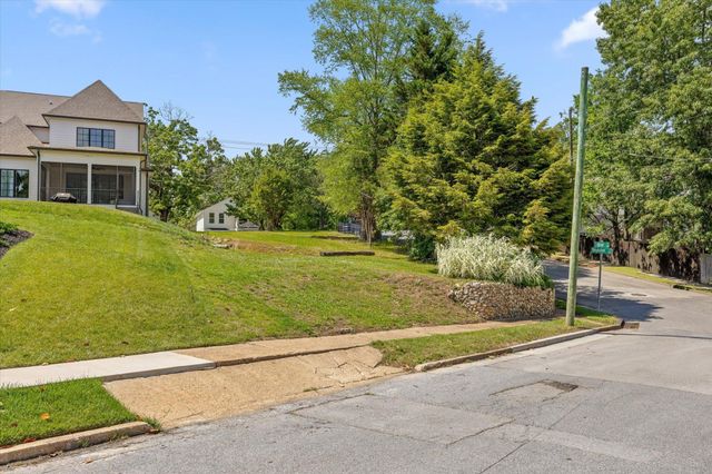 920 Forest Avenue, Chattanooga, TN 37405