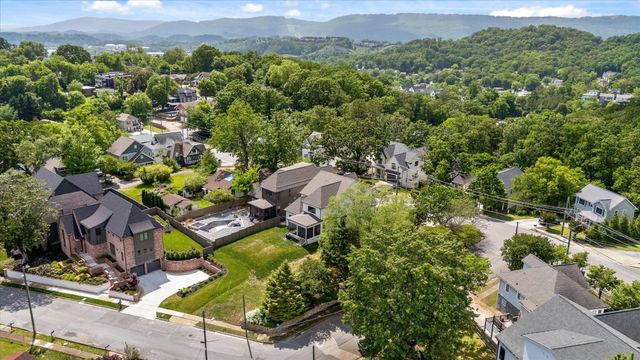 920 Forest Avenue, Chattanooga, TN 37405