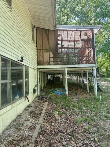 253 Woodland Acres Rd, Paris, TN 38242