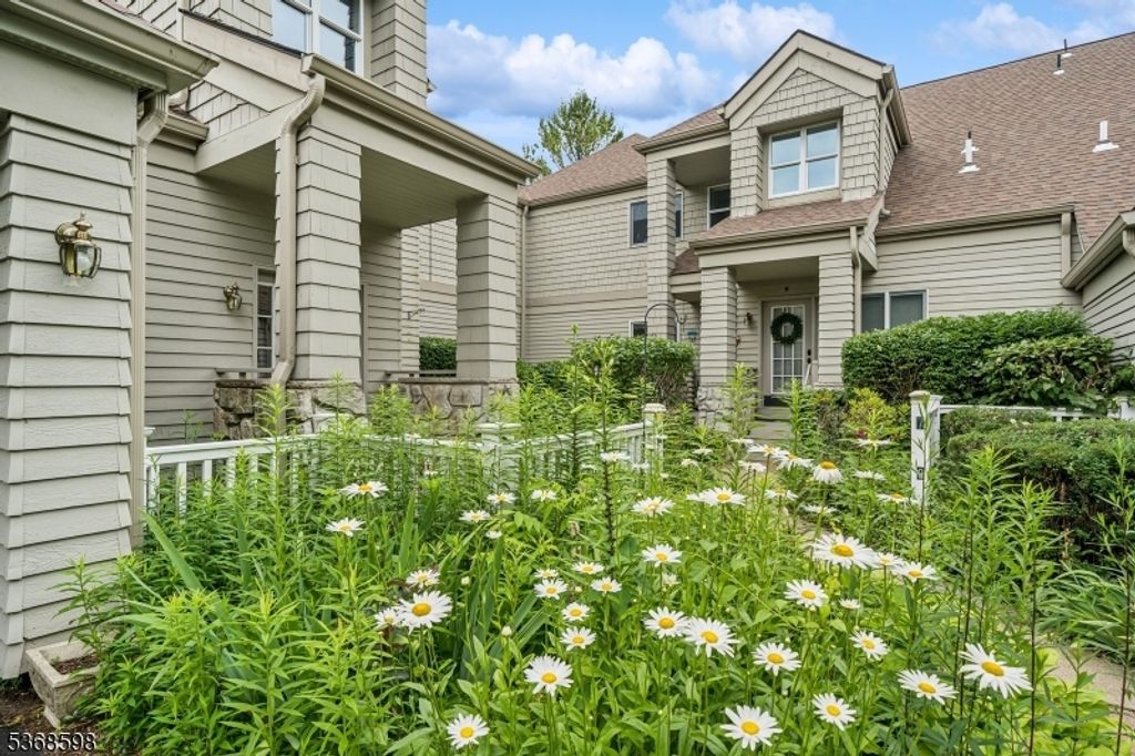 7 Harker Hill Dr, Hardyston Twp., NJ 07419