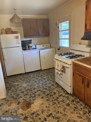 318 LAUREL BLVD, Lanoka Harbor, NJ 08734