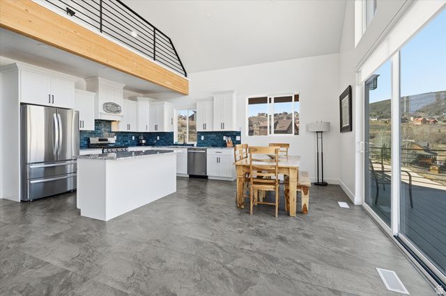 1610 N MACKINAW WAY, Garden City, UT 84028