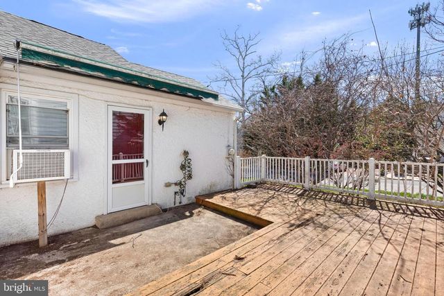 1001 PRIMOS AVE, Secane, PA 19018