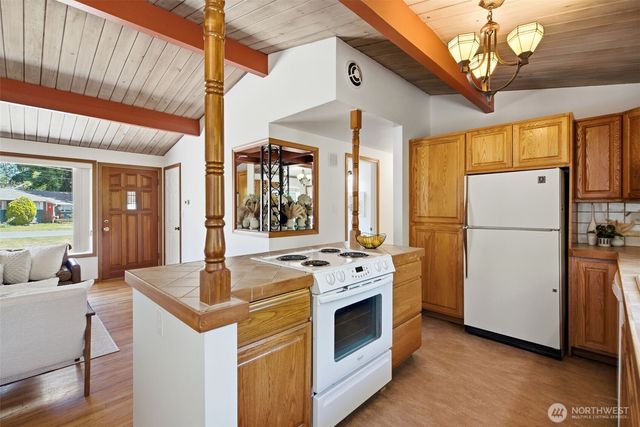 11205 4th Place S, Burien, WA 98168