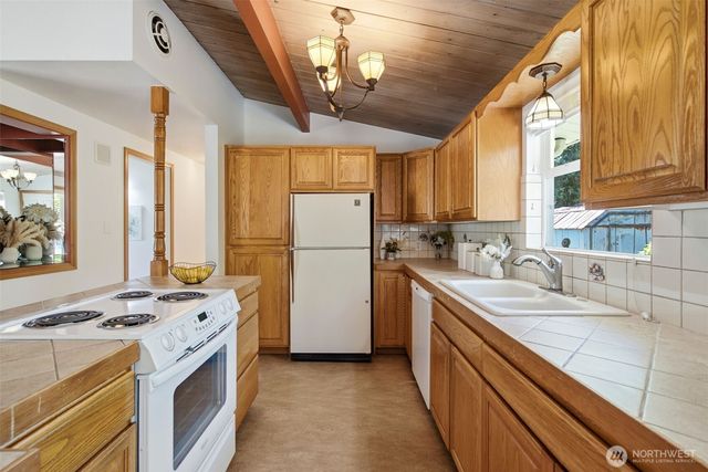 11205 4th Place S, Burien, WA 98168
