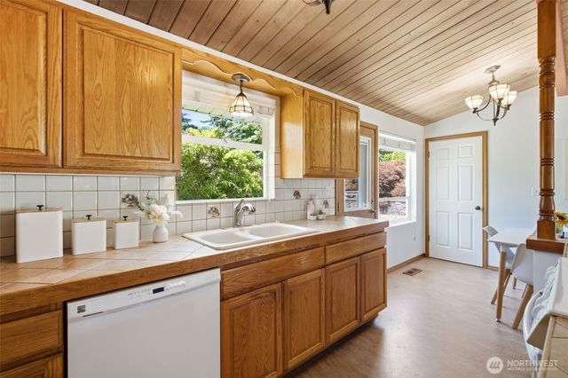 11205 4th Place S, Burien, WA 98168