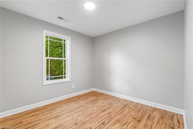 13 King Row, Thomasville, NC 27360
