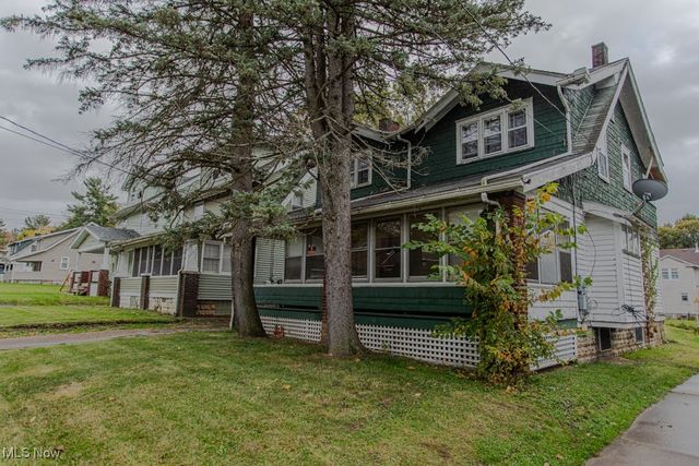 597 W Warren Avenue, Youngstown, OH 44511