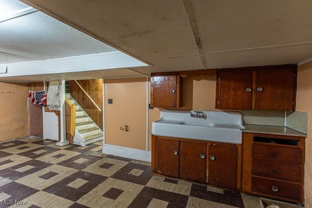 597 W Warren Avenue, Youngstown, OH 44511