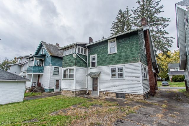 597 W Warren Avenue, Youngstown, OH 44511