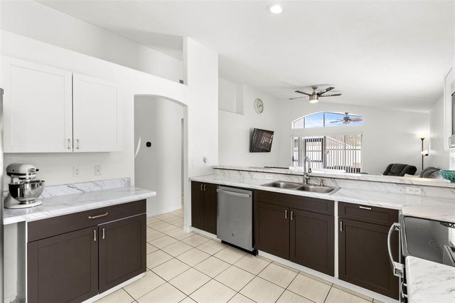 420 SANGRIA DRIVE, Valrico, FL 33594