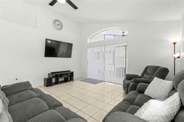420 SANGRIA DRIVE, Valrico, FL 33594