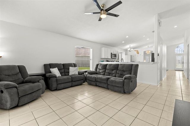 420 SANGRIA DRIVE, Valrico, FL 33594